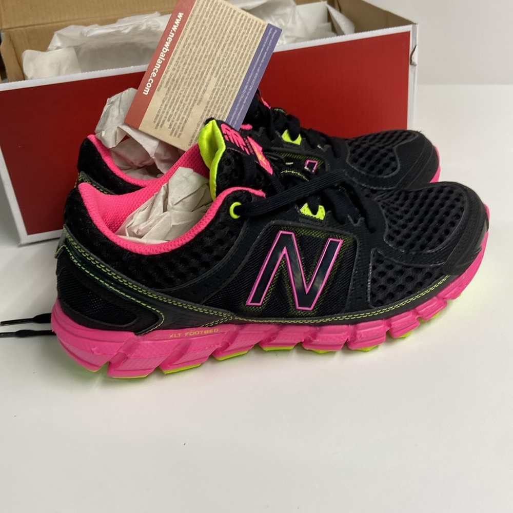 NWT New Balance W750v1 women’s black and pink running shoes size 6